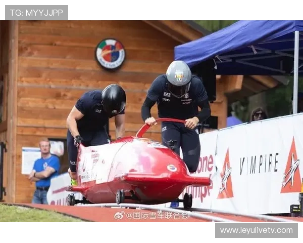 中国雪车队队员:汇聚所有勇气为米兰赛场国歌嘹亮 中国雪车队队员:汇聚所有勇气为米兰赛场国歌嘹亮