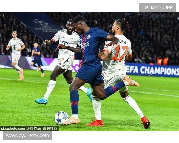 十人拜仁客场2-1力克巴黎,豪取开季16连胜 十人拜仁客场2-1力克巴黎,豪取开季16连胜