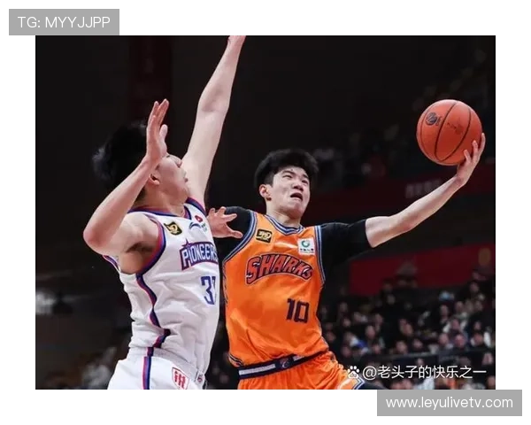 上海男篮俱乐部杯表现:首届赛事夺冠,展露强劲上升势头 上海男篮俱乐部杯表现:首届赛事夺冠,展露强劲上升势头